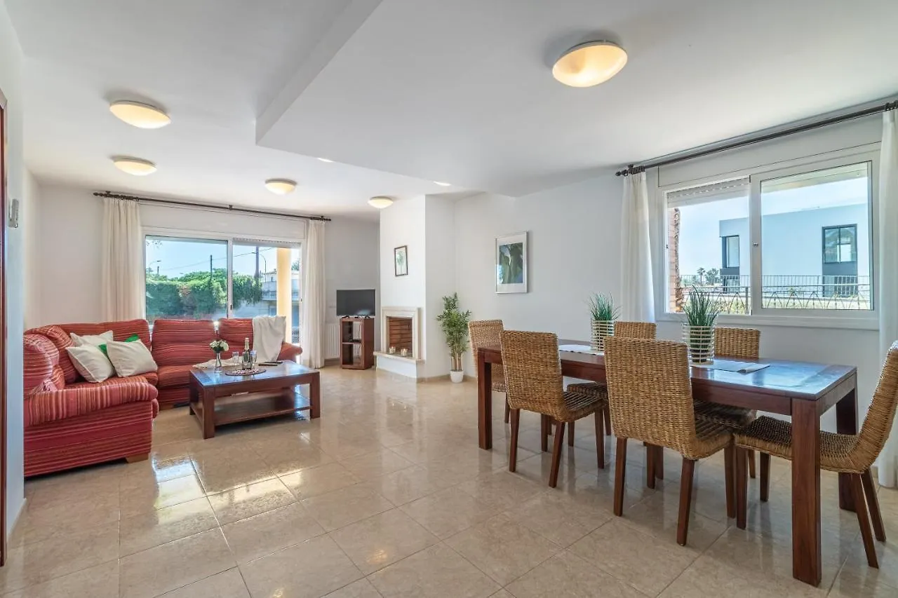 Apart-Rent Villa Pani 0145 Empuriabrava 0*,  Spanien